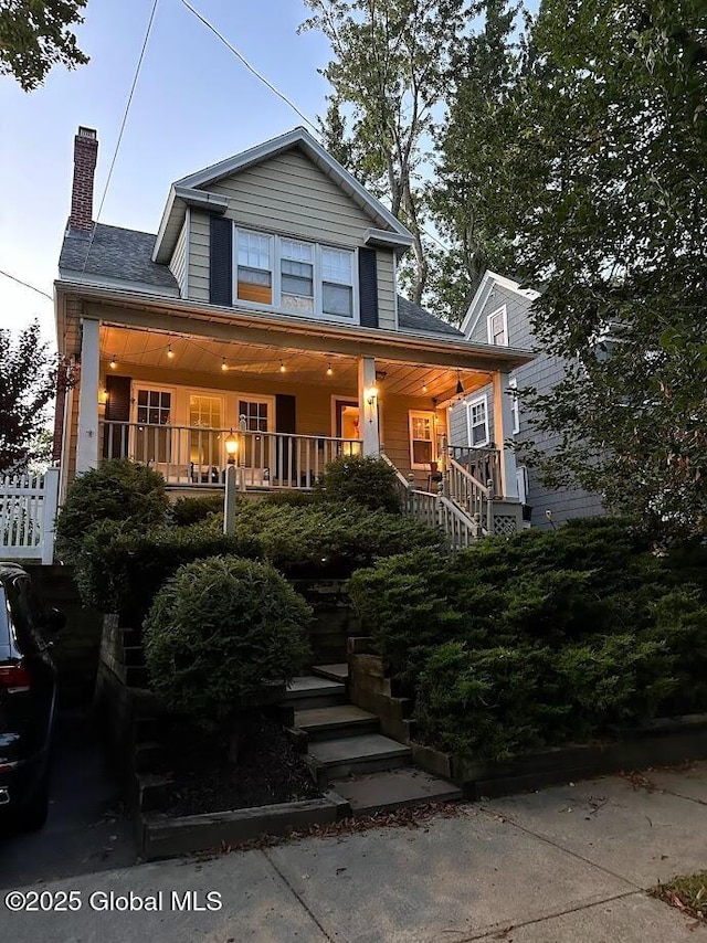 view of front facade featuring a porch