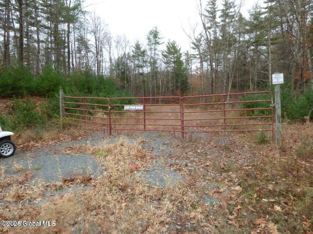 Listing photo 2 for 10 Jones Rd, Stephentown NY 12168