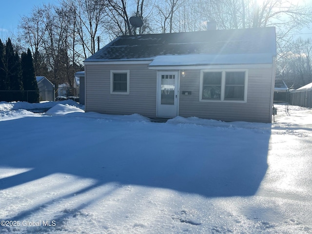 view of front of property