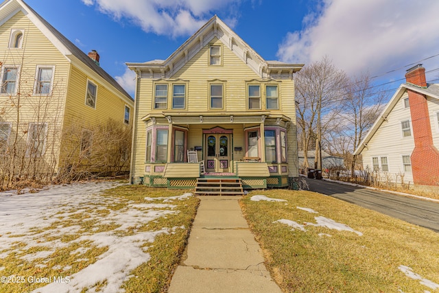 view of front of home with covered porch