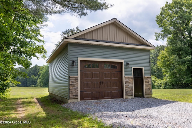 view of detached garage