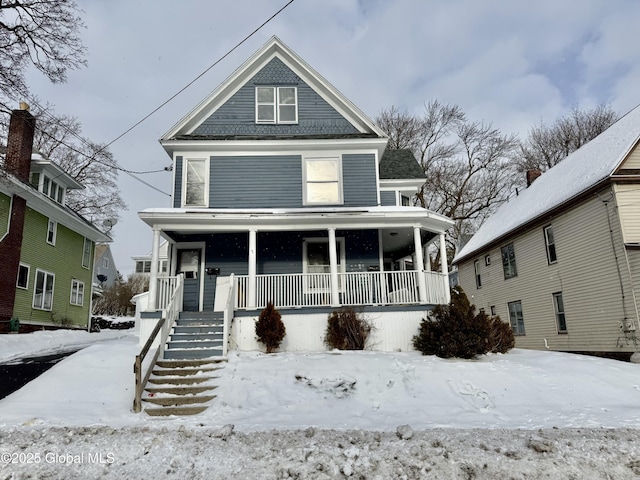 view of front facade featuring a porch