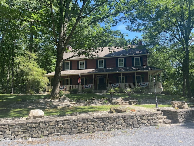 view of front of property featuring a porch