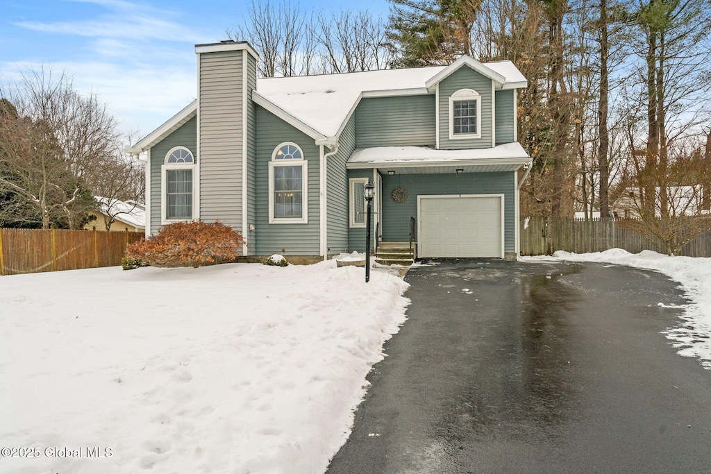 view of front property featuring a garage