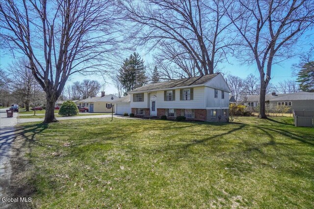 4 Iroquois Dr, Saratoga Springs, NY 12866