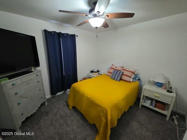 bedroom with carpet flooring and ceiling fan