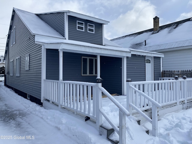 bungalow-style house with covered porch