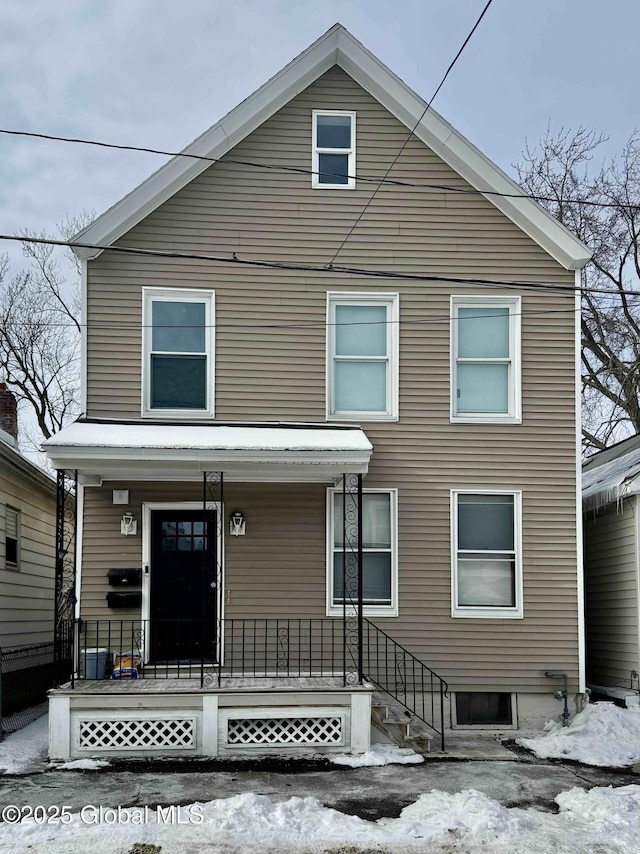 view of front of property featuring a porch