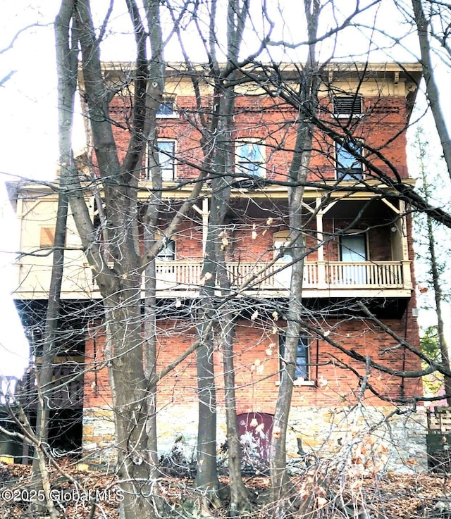 44 Cliff St, Canajoharie Village, NY 13317 - view of side of property featuring brick siding