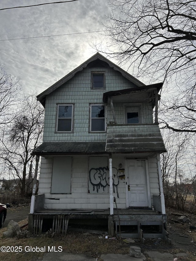 view of front of property