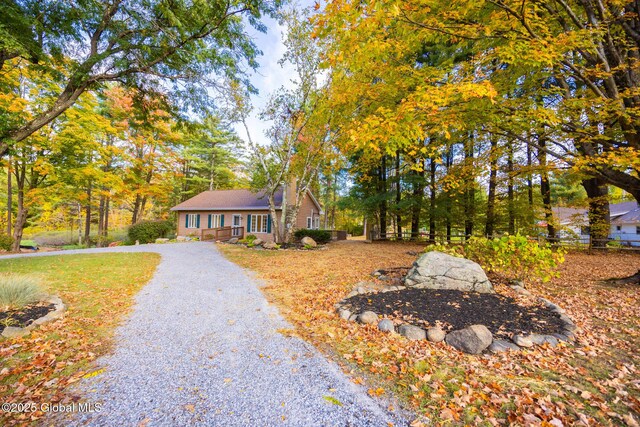 view of front of house with driveway