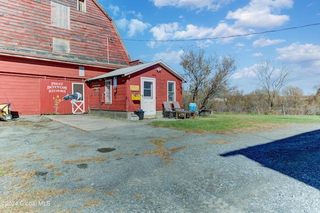 view of home's exterior