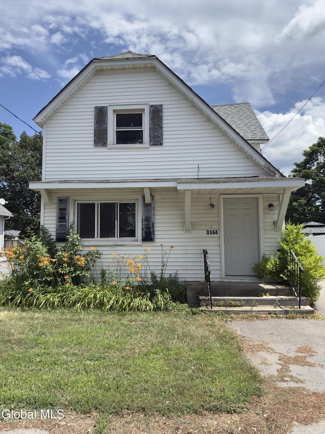 3144 N Thompson St, Rotterdam, NY 12306 - view of front of home featuring a front lawn