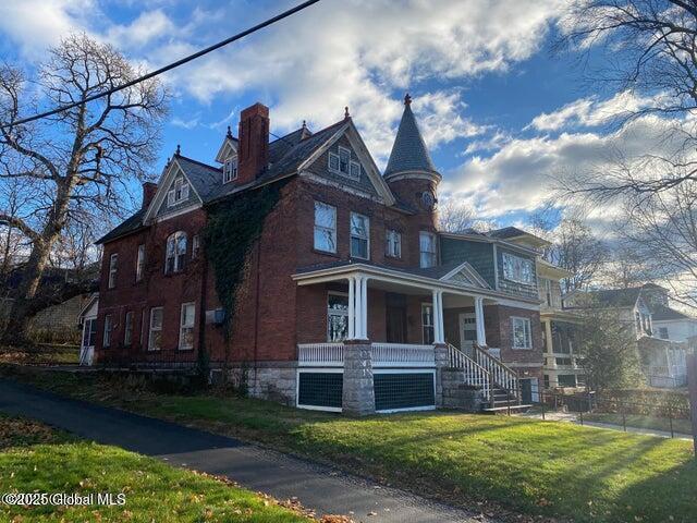 123 Guy Park Ave, Amsterdam, NY 12010