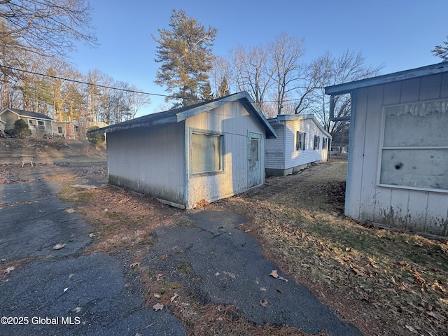 view of outbuilding