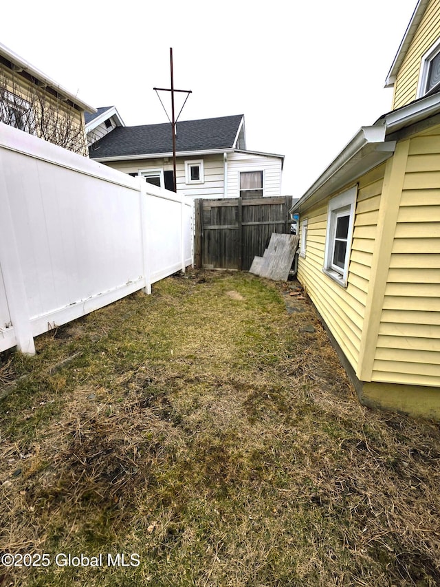 view of yard featuring fence