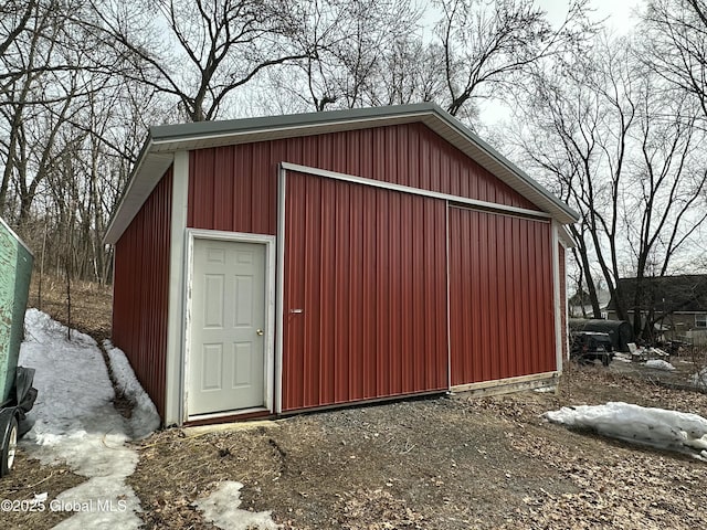 view of outdoor structure with an outdoor structure