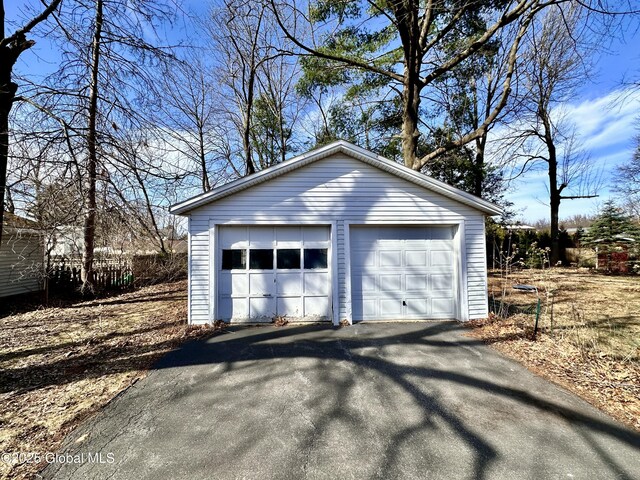 11 Middlesex Rd, East Greenbush, NY 12061 - view of detached garage