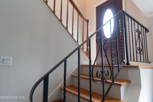 7 Bemis Heights Rd, Saratoga Springs, NY 12866 - view of stairs