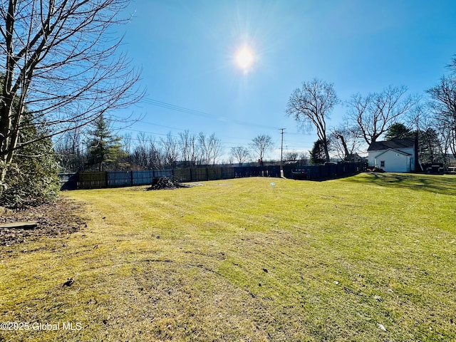 view of yard featuring fence