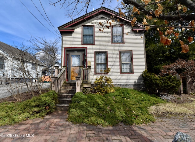 21 Andrews St, Saratoga Springs, NY 12866 - view of traditional-style house