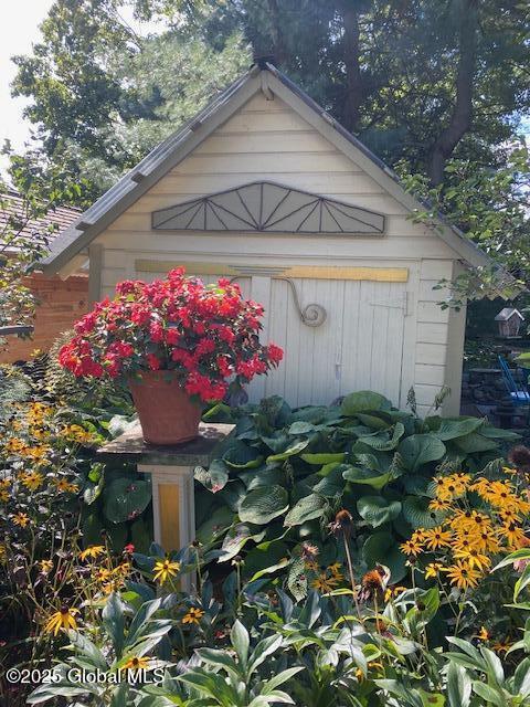 21 Andrews St, Saratoga Springs, NY 12866 - view of outdoor structure featuring an outbuilding