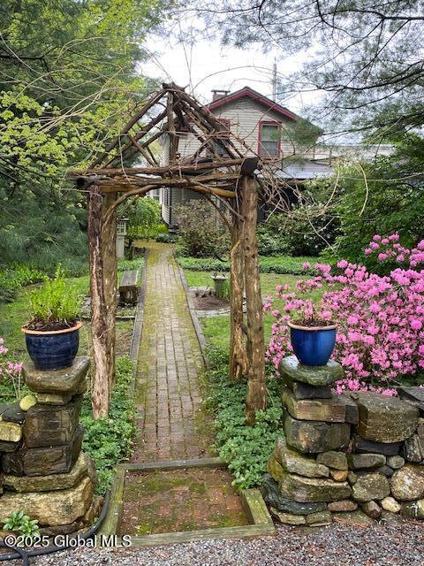 21 Andrews St, Saratoga Springs, NY 12866 - view of yard
