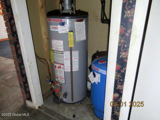 545 Stage Rd, Cambridge, NY 12028 - utility room featuring gas water heater