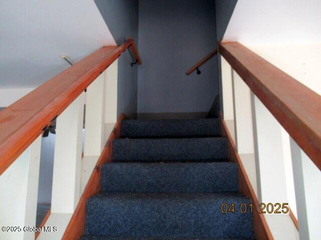 545 Stage Rd, Cambridge, NY 12028 - view of staircase