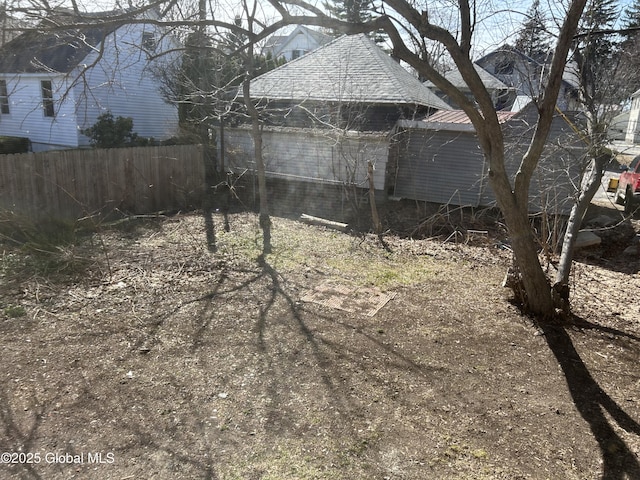 view of yard featuring fence