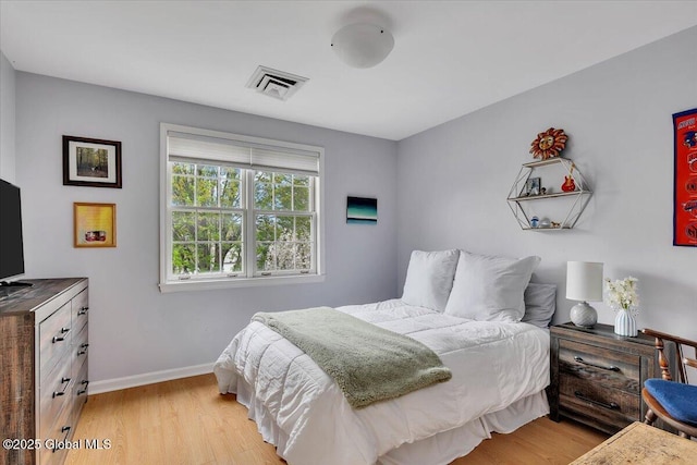 101 Kaydeross Park Rd, Saratoga Springs, Outside, NY 12866 - bedroom with light wood-type flooring and baseboards