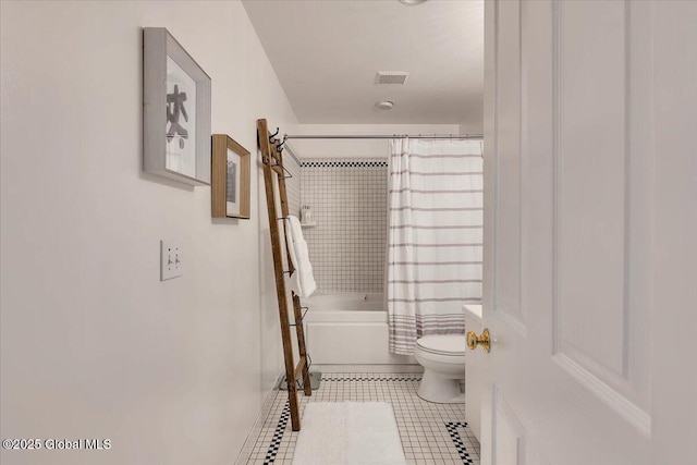 101 Kaydeross Park Rd, Saratoga Springs, Outside, NY 12866 - full bathroom featuring toilet, shower / bathtub combination with curtain, and tile patterned floors