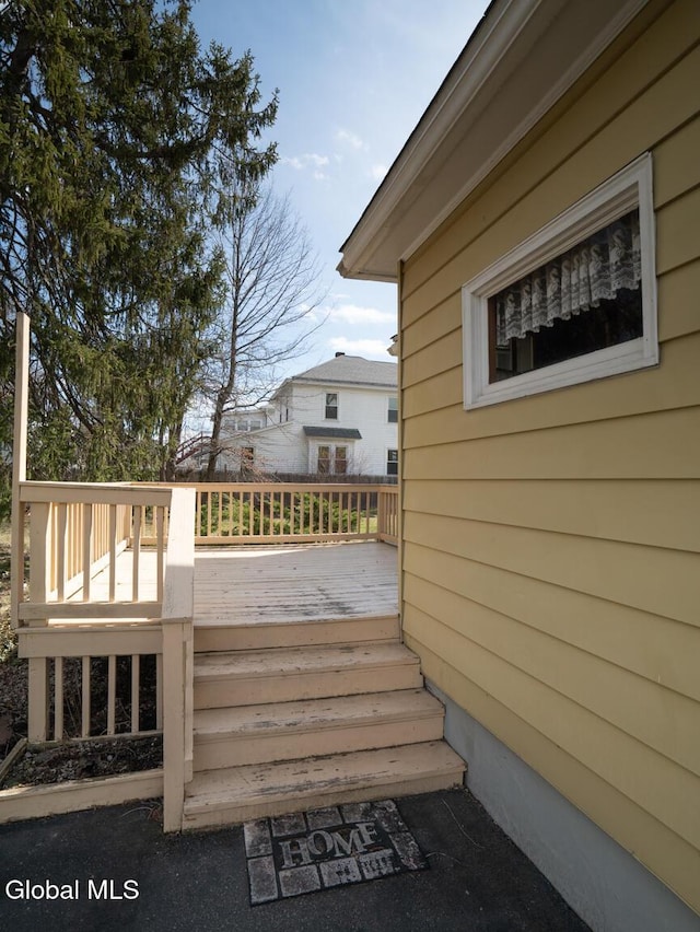 16 Oakwood Blvd, Hudson, NY 12534 - view of deck