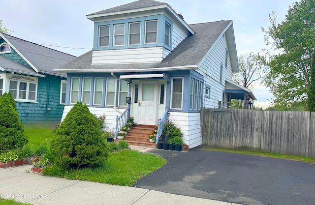 19 Bohl Ave, Albany, NY 12209 - bungalow-style home featuring fence and a shingled roof
