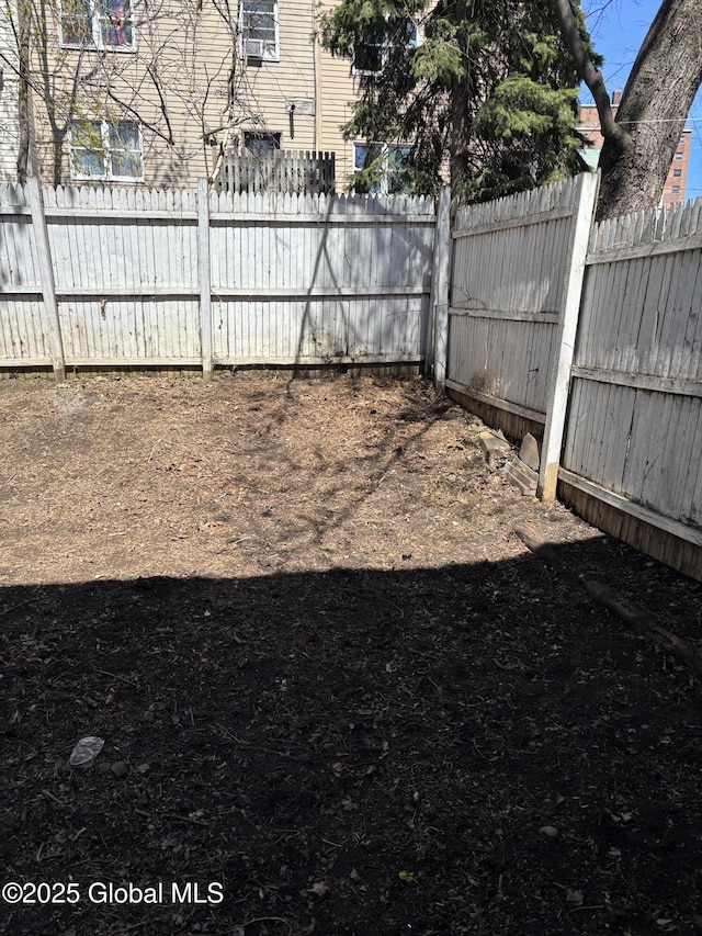 3 Osborne St, Albany, NY 12202 - view of yard featuring a fenced backyard