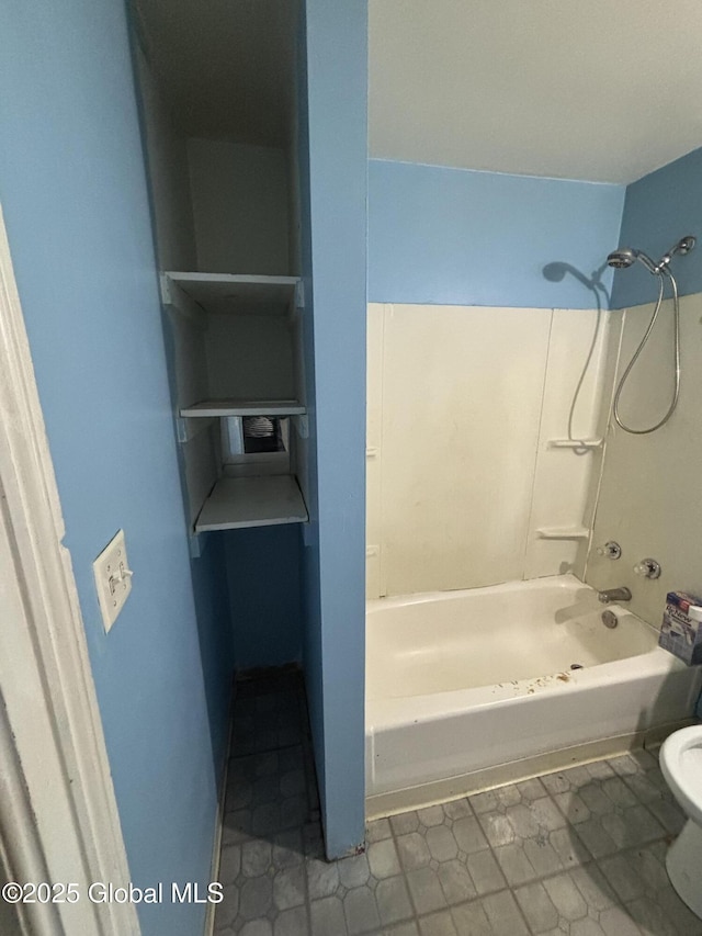 3 Osborne St, Albany, NY 12202 - full bath featuring toilet and shower / bathtub combination