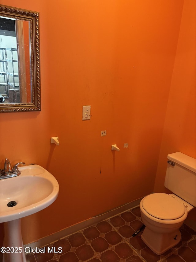 3 Osborne St, Albany, NY 12202 - half bath with baseboards and toilet