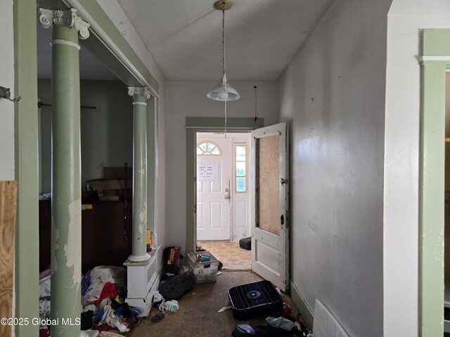 15 Kenyon Ct, Utica, NY 13501 - view of entryway