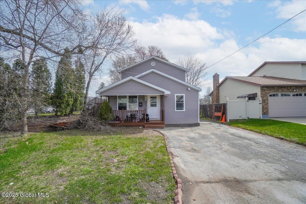 1726 Greenpoint Ave, Rotterdam, NY 12303 - photo 1