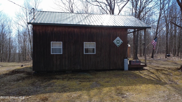 view of outdoor structure with an outdoor structure