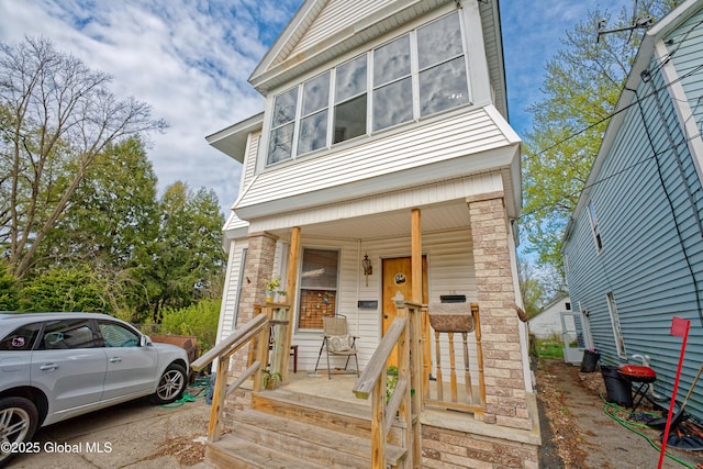 view of front facade