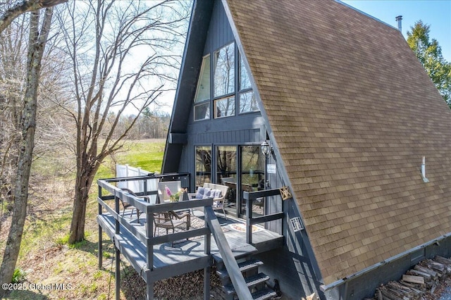 exterior space featuring outdoor dining space