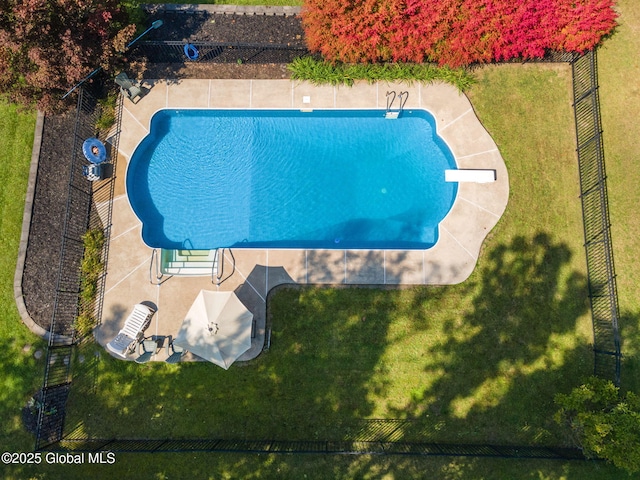 230 Zicha Rd, Esperance, NY 12092 - view of pool featuring a lawn, a diving board, fence, and a fenced in pool