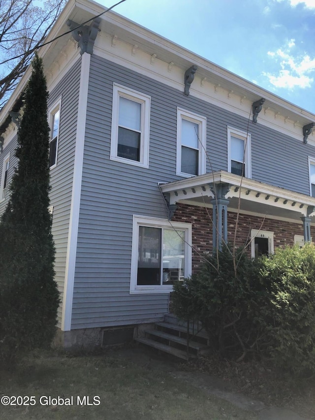 view of italianate house