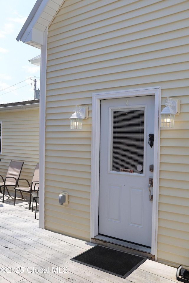 view of exterior entry