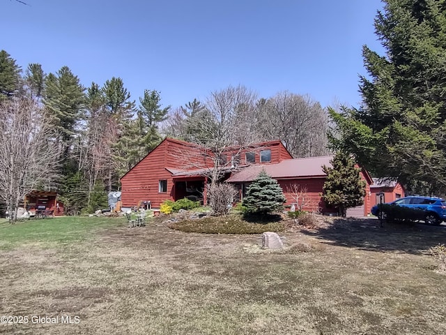1486 County Highway 112, Caroga, NY 12032 - view of front facade featuring a front yard