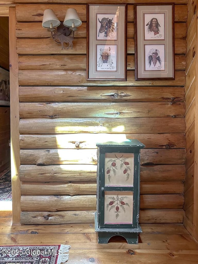 25 Birch Dr, Bolton, NY 12824 - detailed view of log walls