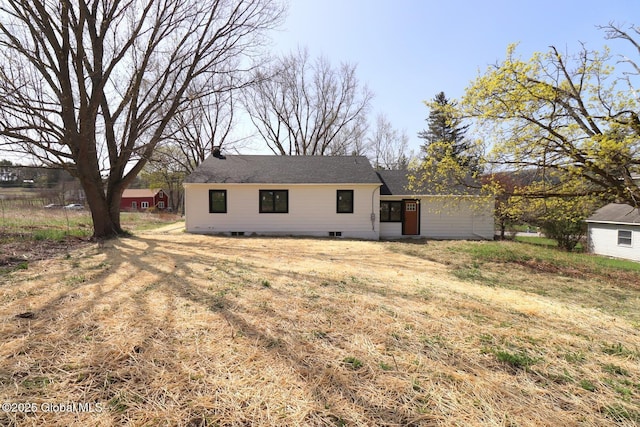 view of front facade with crawl space