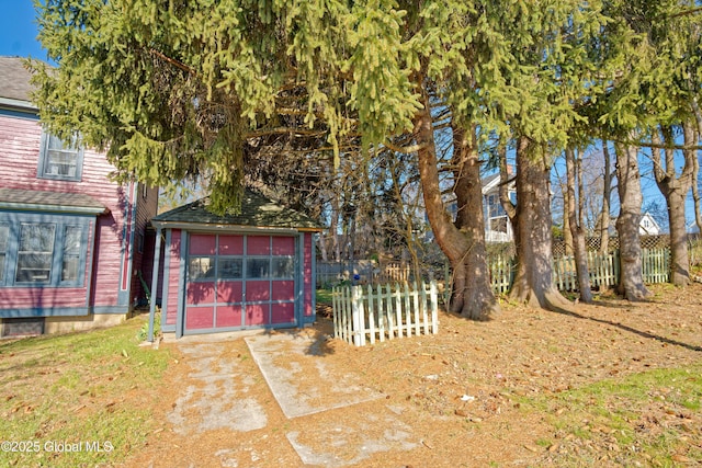 18 1st Ave, Mayfield, NY 12117 - view of yard with fence and an outdoor structure