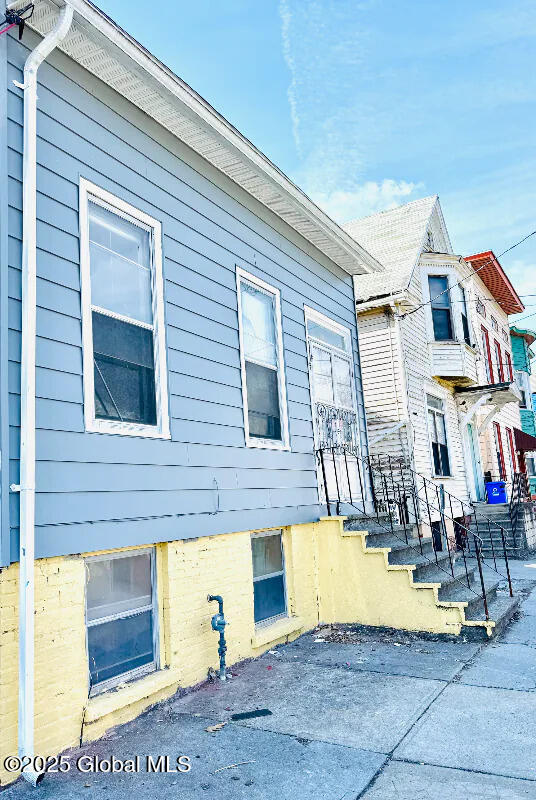 502 1st St, Albany, NY 12206 - view of property exterior